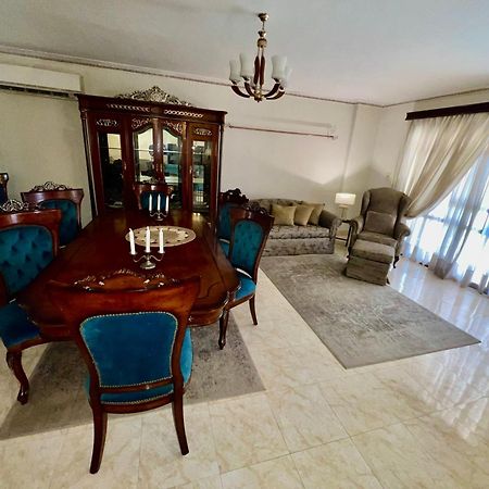 Luxurious 3 Bedroom Rustic Apartment Overlooking Huge Garden - For Families And Couples ไคโร ภายนอก รูปภาพ