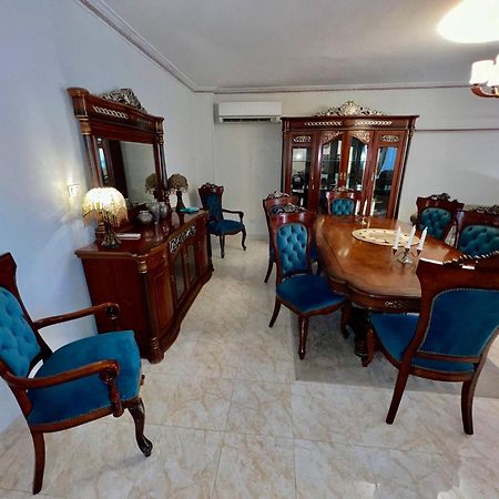 Luxurious 3 Bedroom Rustic Apartment Overlooking Huge Garden - For Families And Couples ไคโร ภายนอก รูปภาพ