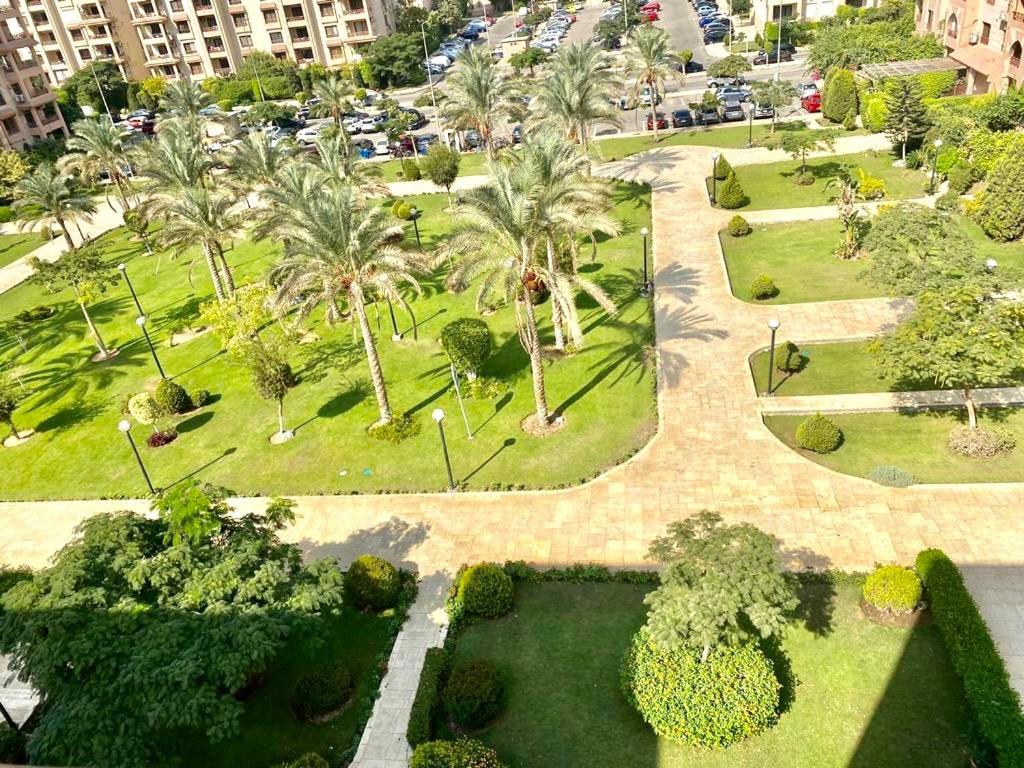 Luxurious 3 Bedroom Rustic Apartment Overlooking Huge Garden - For Families And Couples ไคโร ภายนอก รูปภาพ
