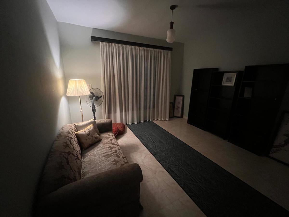 Luxurious 3 Bedroom Rustic Apartment Overlooking Huge Garden - For Families And Couples ไคโร ภายนอก รูปภาพ